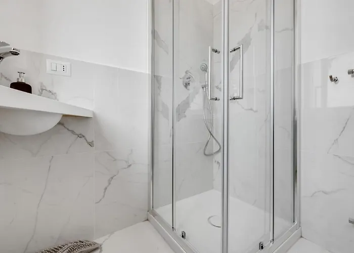 Homeby, Cozy Penthouse Apartament Mediolan